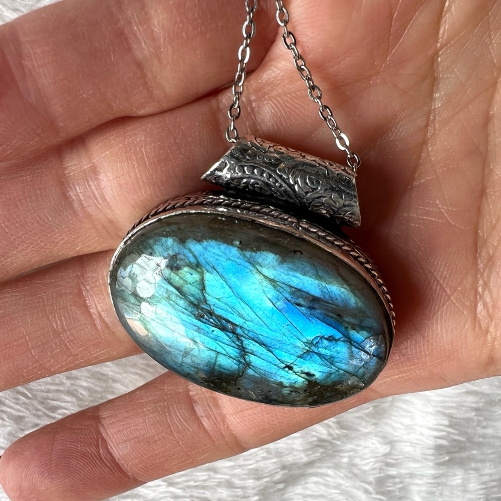925 Aqua Blue Flash Labradorite Necklace Pendant